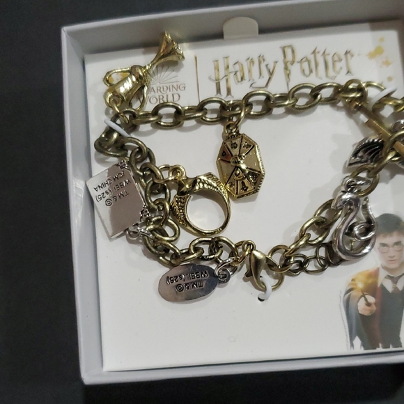 Harry Potter wizarding world gold brass tone‎ charm bracelet new - Picture 6 of 9